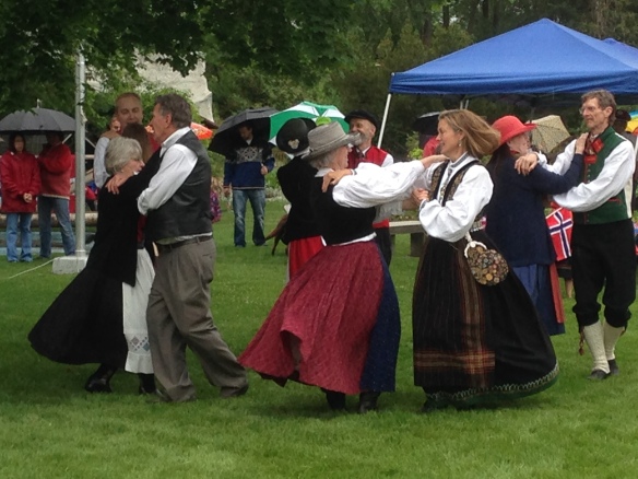 Norsk folk dancing